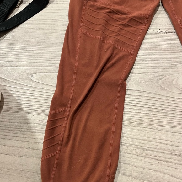 Athleta Moto style leggings in a orange brown color - Picture 2 of 7